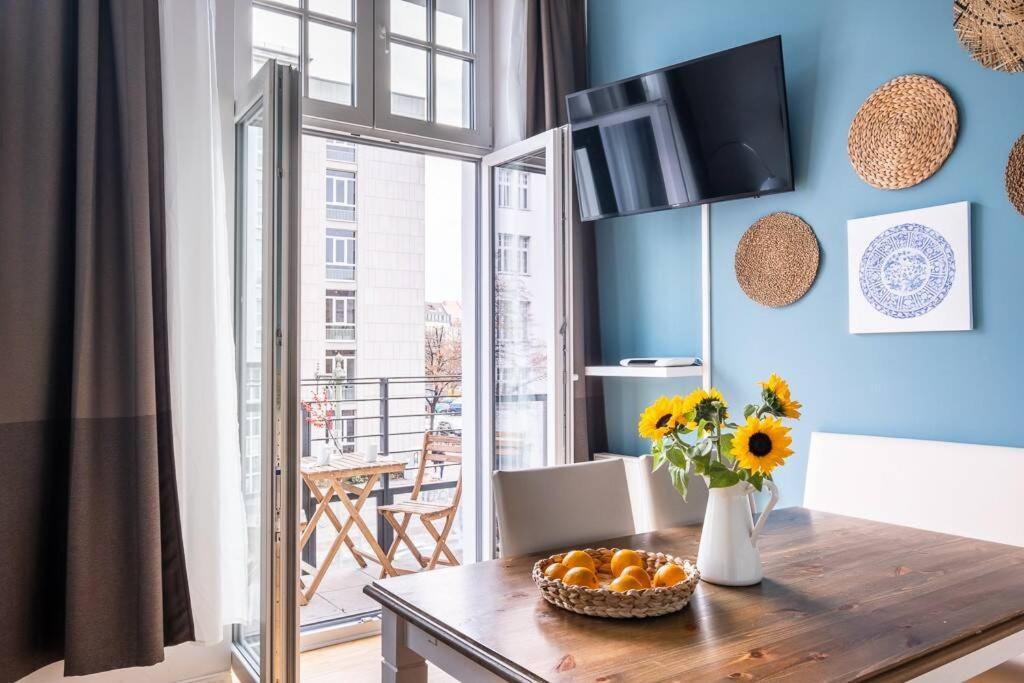 Sc 05 By Rockchair Apartments L Superhost Status L 2 Bedrooms Boxspringbeds Balcony Elevator - Cozy Family & Business Flair Welcomes You! Berlin Exterior photo