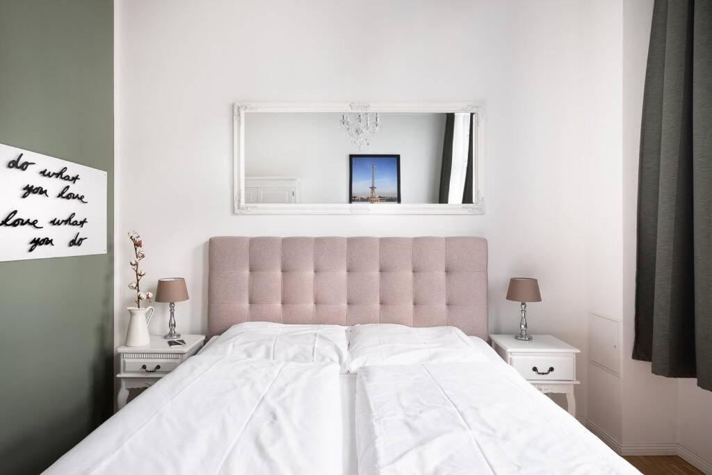 Sc 05 By Rockchair Apartments L Superhost Status L 2 Bedrooms Boxspringbeds Balcony Elevator - Cozy Family & Business Flair Welcomes You! Berlin Exterior photo
