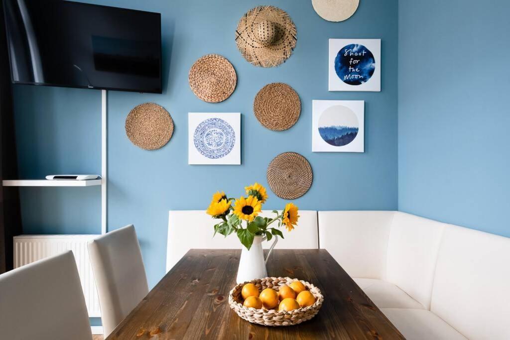 Sc 05 By Rockchair Apartments L Superhost Status L 2 Bedrooms Boxspringbeds Balcony Elevator - Cozy Family & Business Flair Welcomes You! Berlin Exterior photo