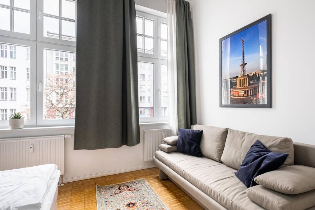 Sc 05 By Rockchair Apartments L Superhost Status L 2 Bedrooms Boxspringbeds Balcony Elevator - Cozy Family & Business Flair Welcomes You! Berlin Exterior photo